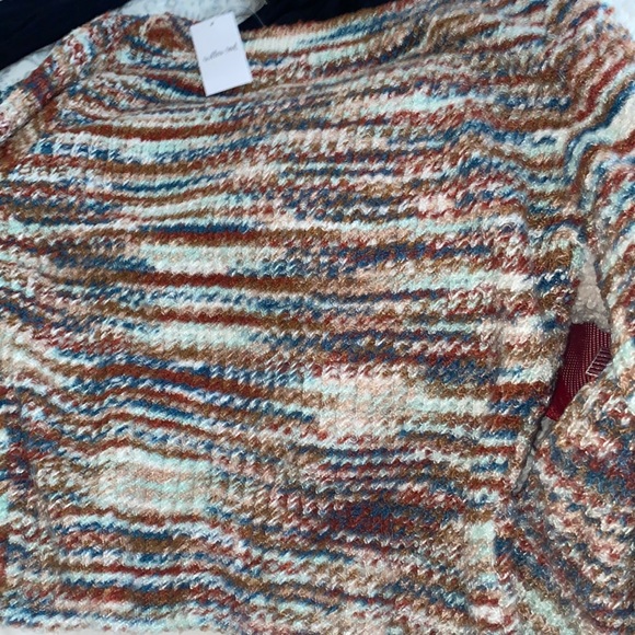 Multi colored sweater (very comfy!!) - Picture 2 of 3